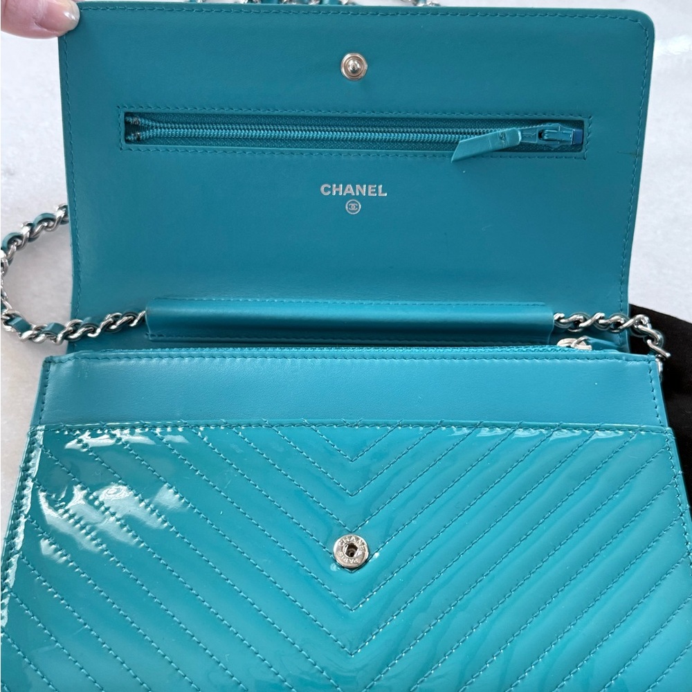 Chanel WOC - Picture 4 of 10